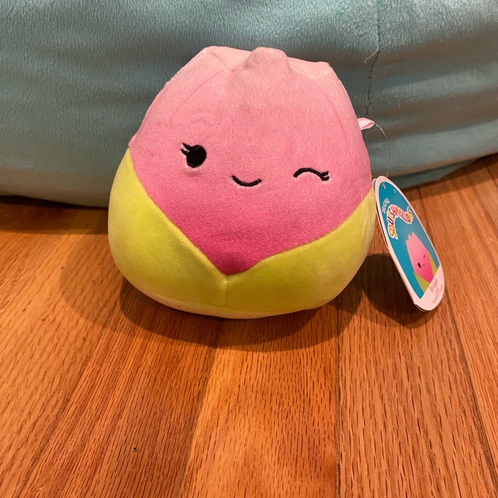 Tulip squishmallow
